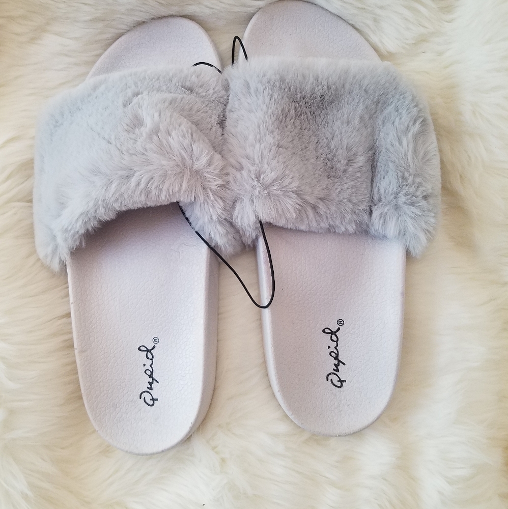 Faux Fur light gray slides